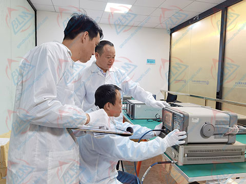 无线电午夜免费小视频实验室图片